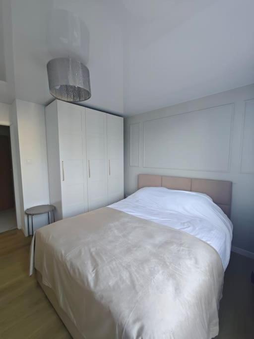 2 By Metro 2 Pokoje Metro Wola Apartament