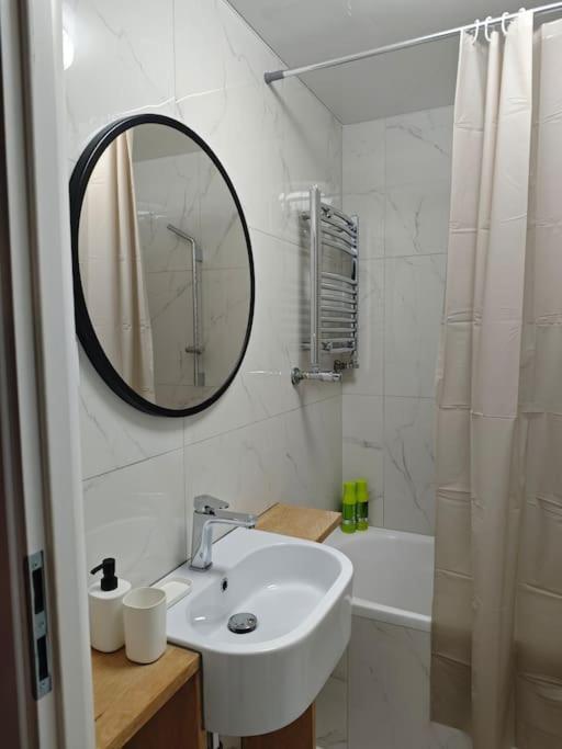 Apartament 2 By Metro 2 Pokoje Metro Wola Warszawa